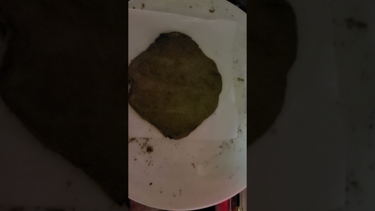 I made a little bit of hash today to show my techniques to my friends(2)
