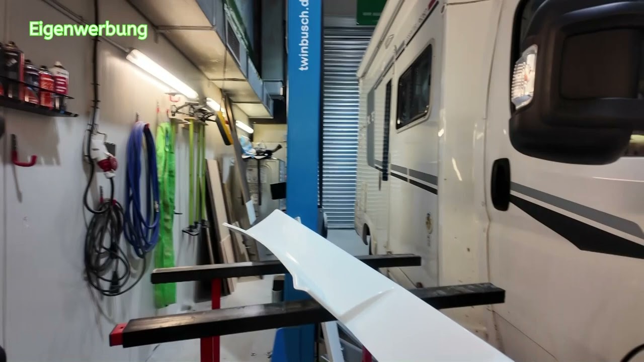 Erschreckend, defektes Seitenteil am Wohnmobil ...