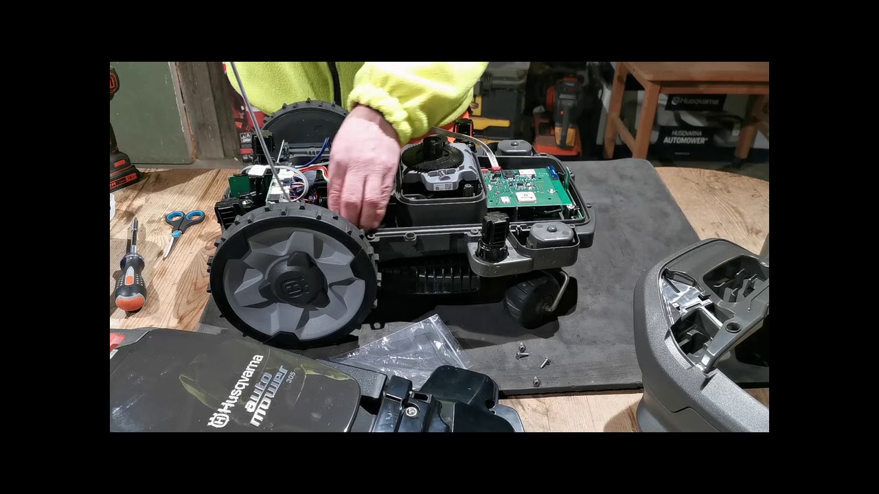Automower 305 - a first look.