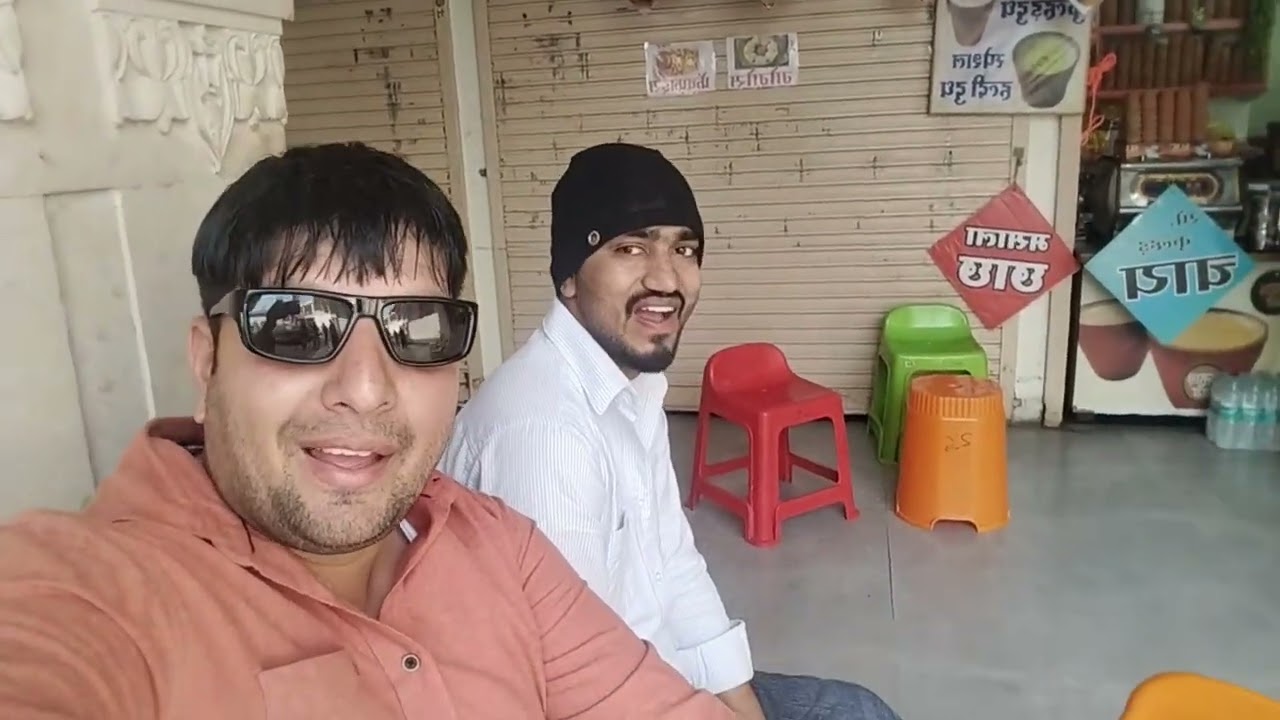 उज्जैन बाजार में टीम के साथ मस्ती और शॉपिंग