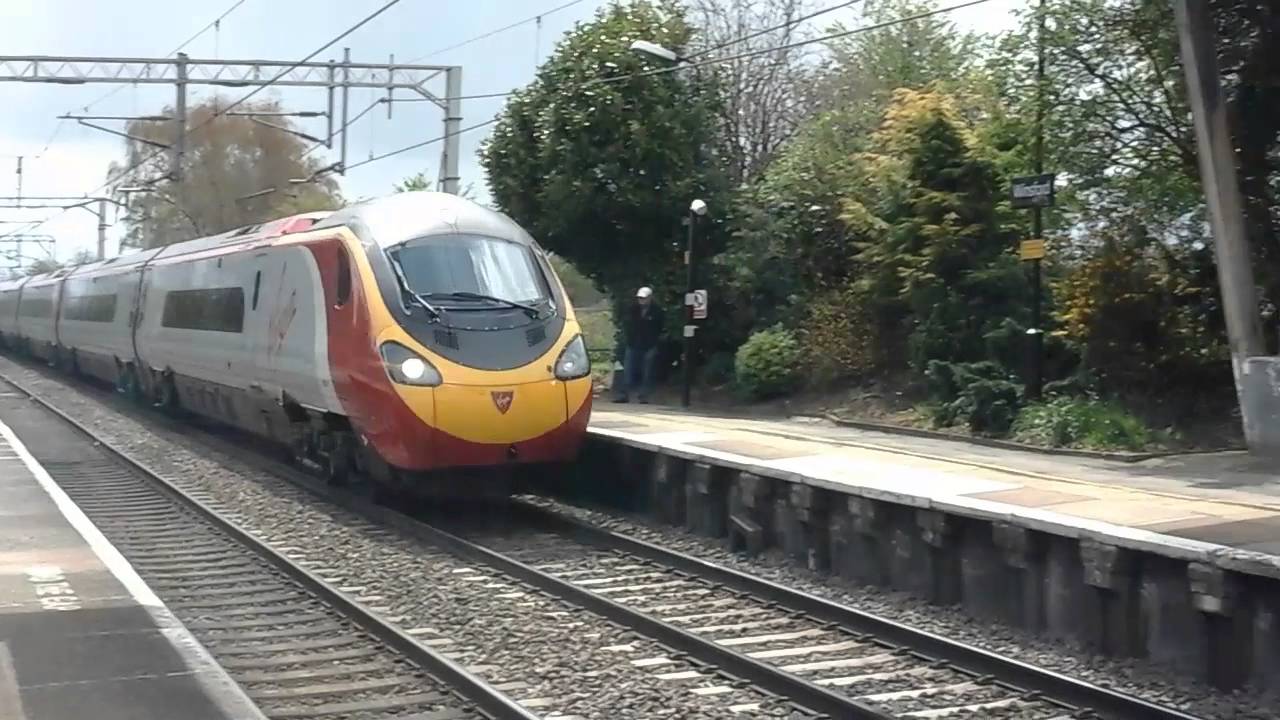 Trains at: Winsford, WCML, 27/04/16