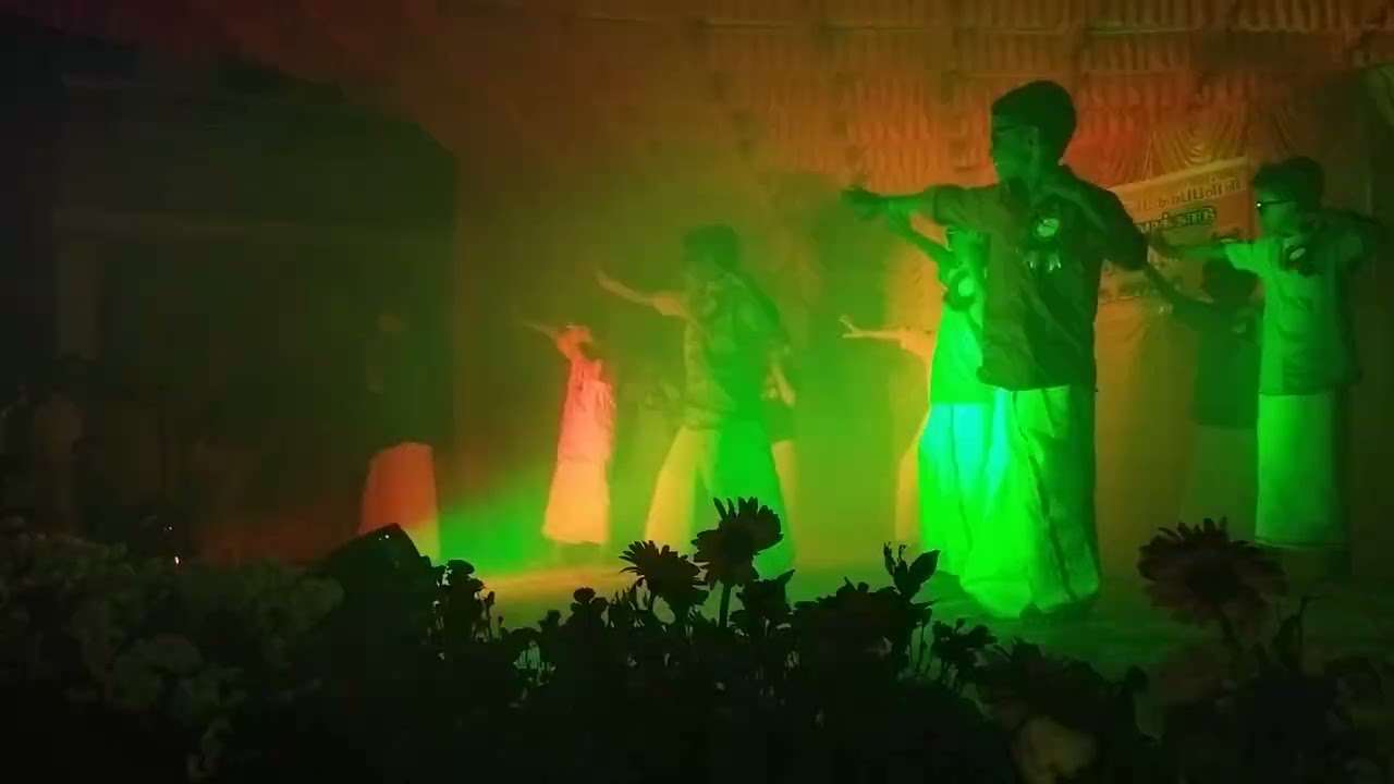 Varuthapadatha valibar song dance