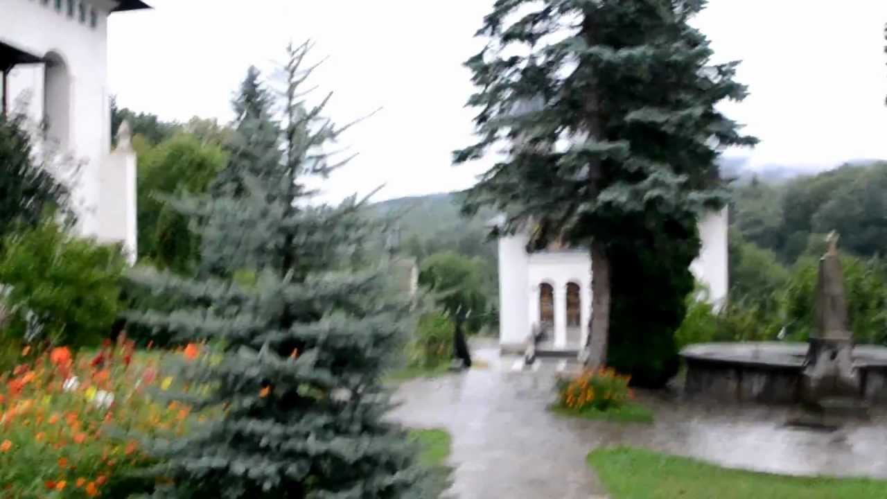 Manastirea Sihastria 2012 (toaca si clopotele)