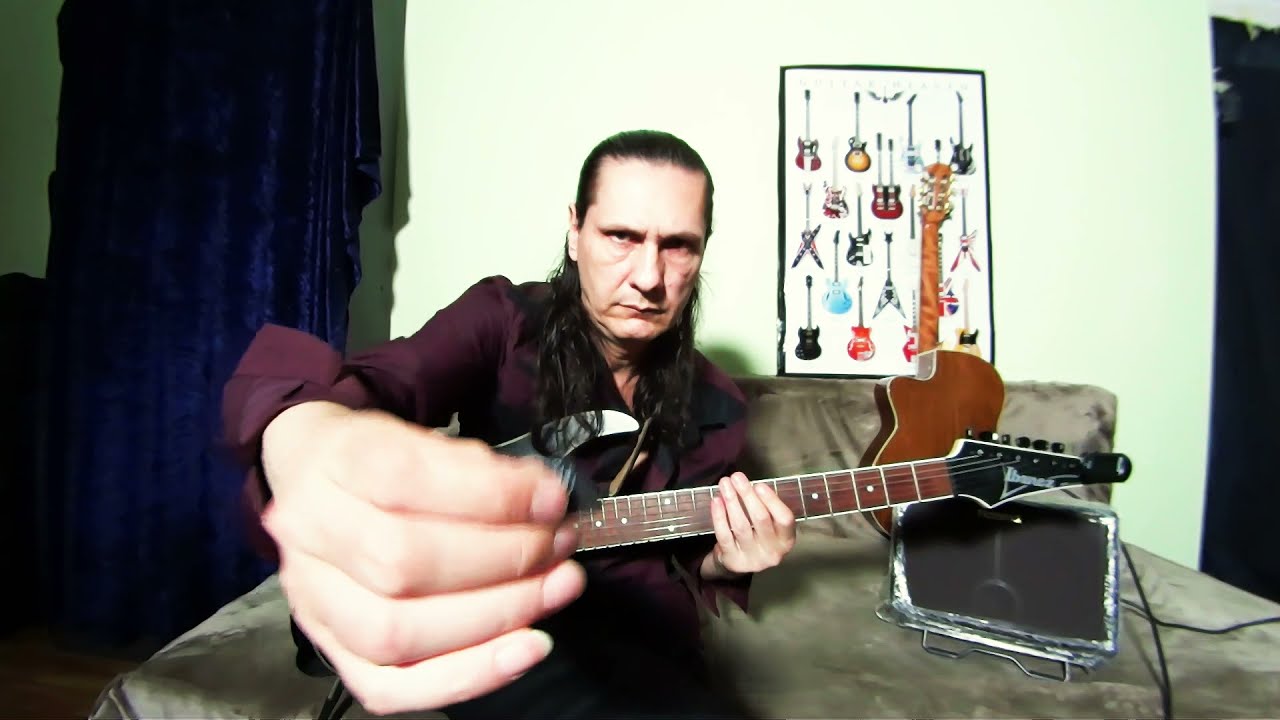 Guit. Picks comparison /Ernie Ball Prodigy 1.5mm mini VS. Jazz III 1.5mm "Tortex "