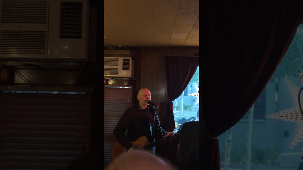 Billy Corgan - '1979' at Gem Bar, Melbourne. December 5, 2024. #smashingpumpkins #rock #melbourne