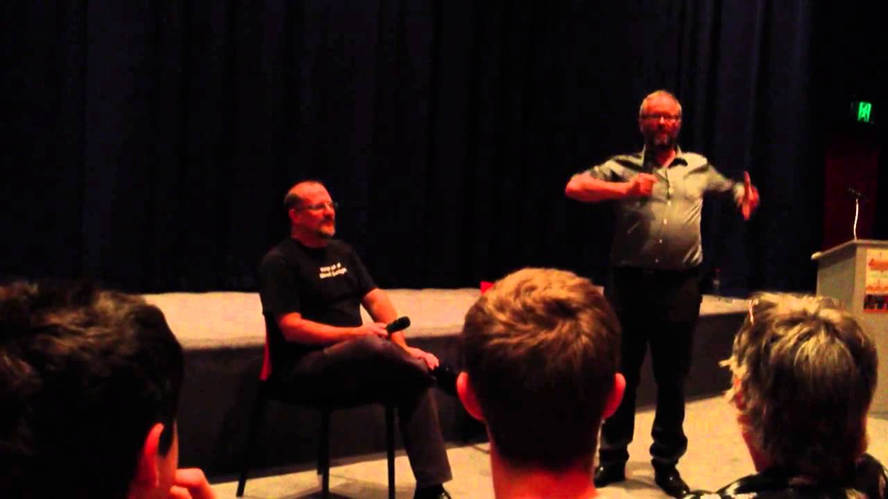 Robert Llewellyn does Kryten's walk