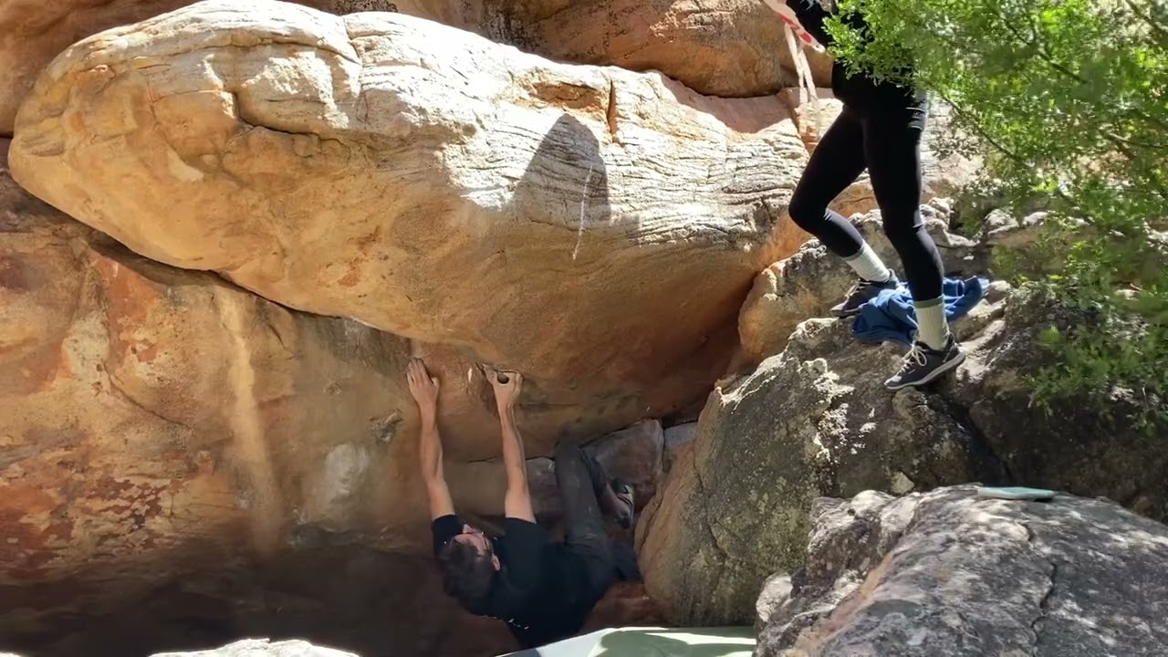 Tail of the Caracal 8A+ (Danger Zone, Rocklands)