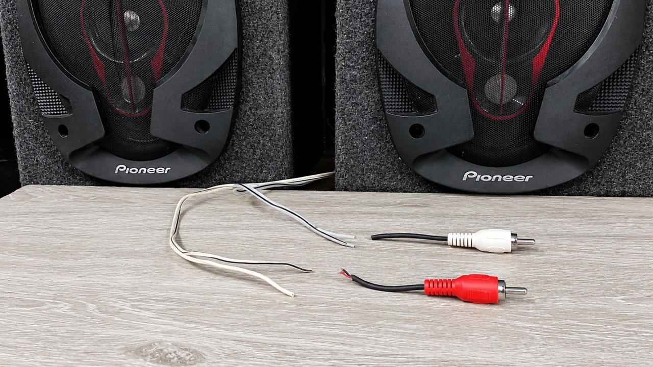 Speaker Wire to RCA Plug