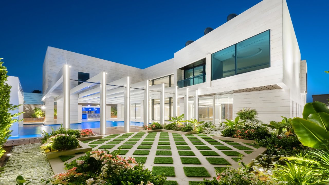 Palatial 10 bedroom ultra-luxurious Mansion for sale in Umm Al Sheif, Jumeirah.