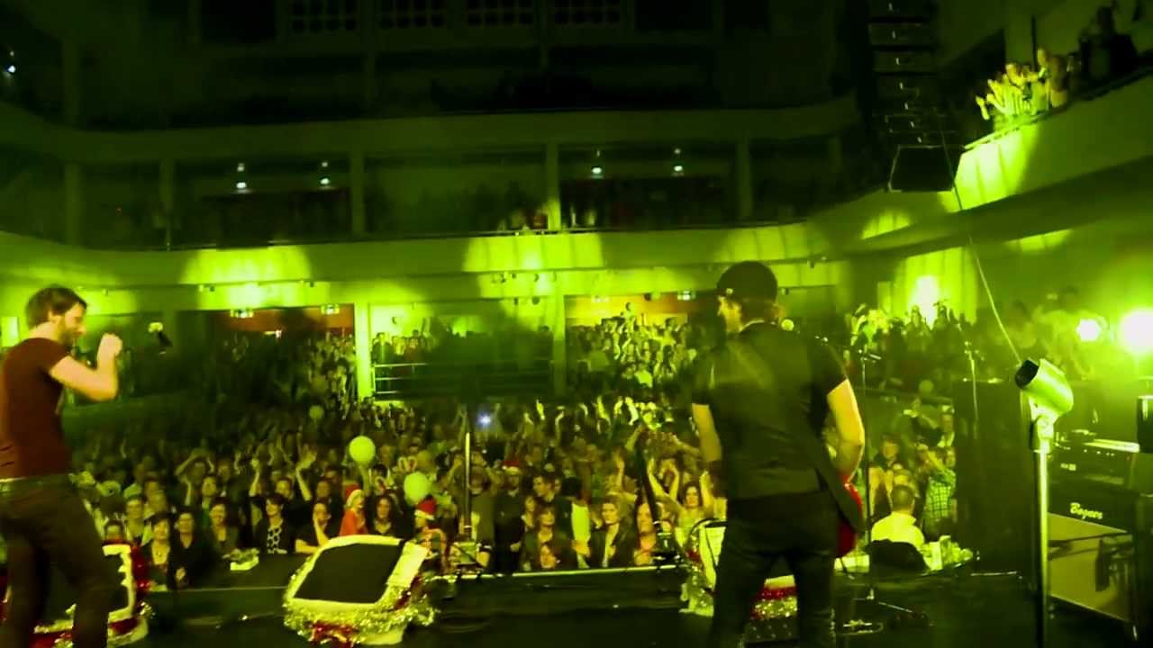 ENORM OP HOES OP AN VEUR KESMIS LIVE