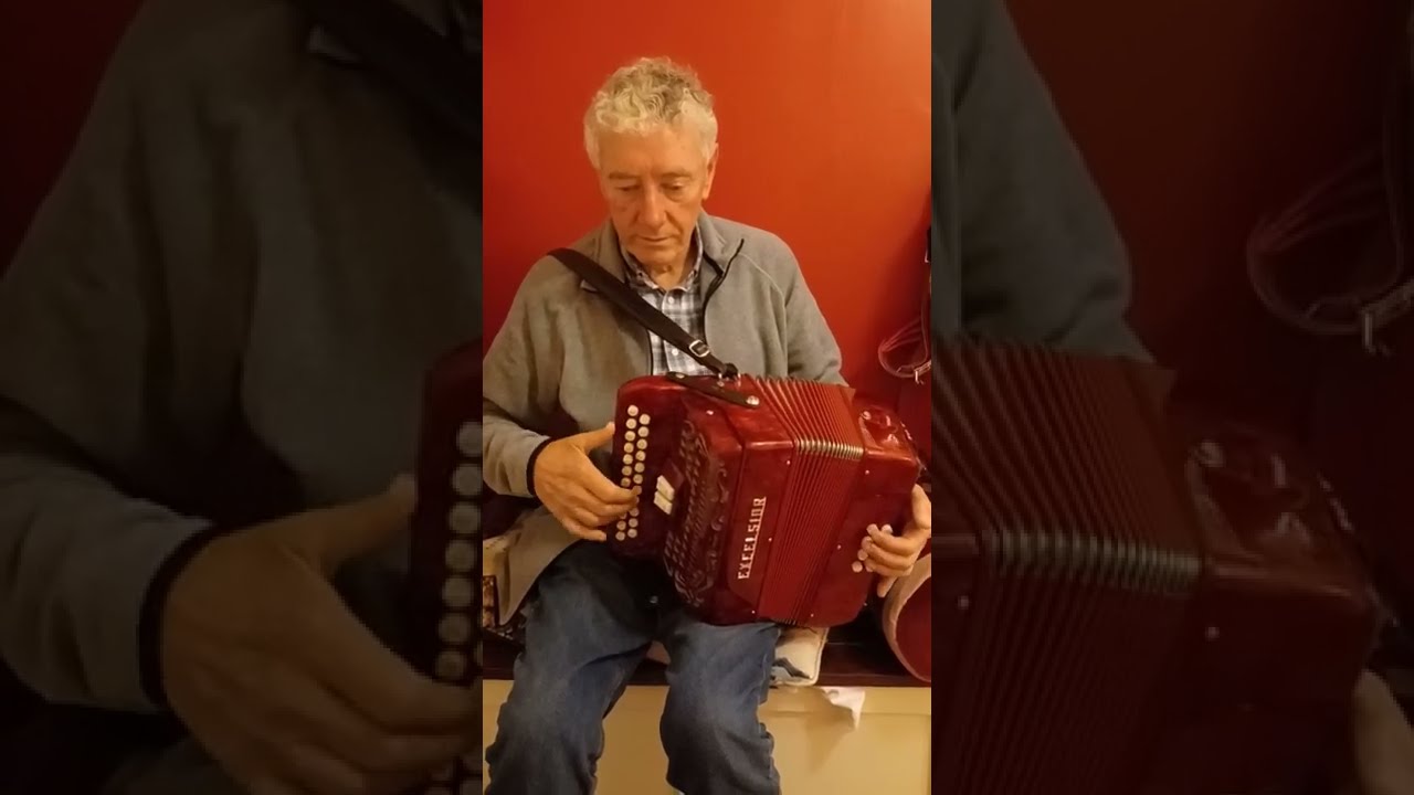 JOHN BRENNAN'S - Irish reel on b/c button accordion