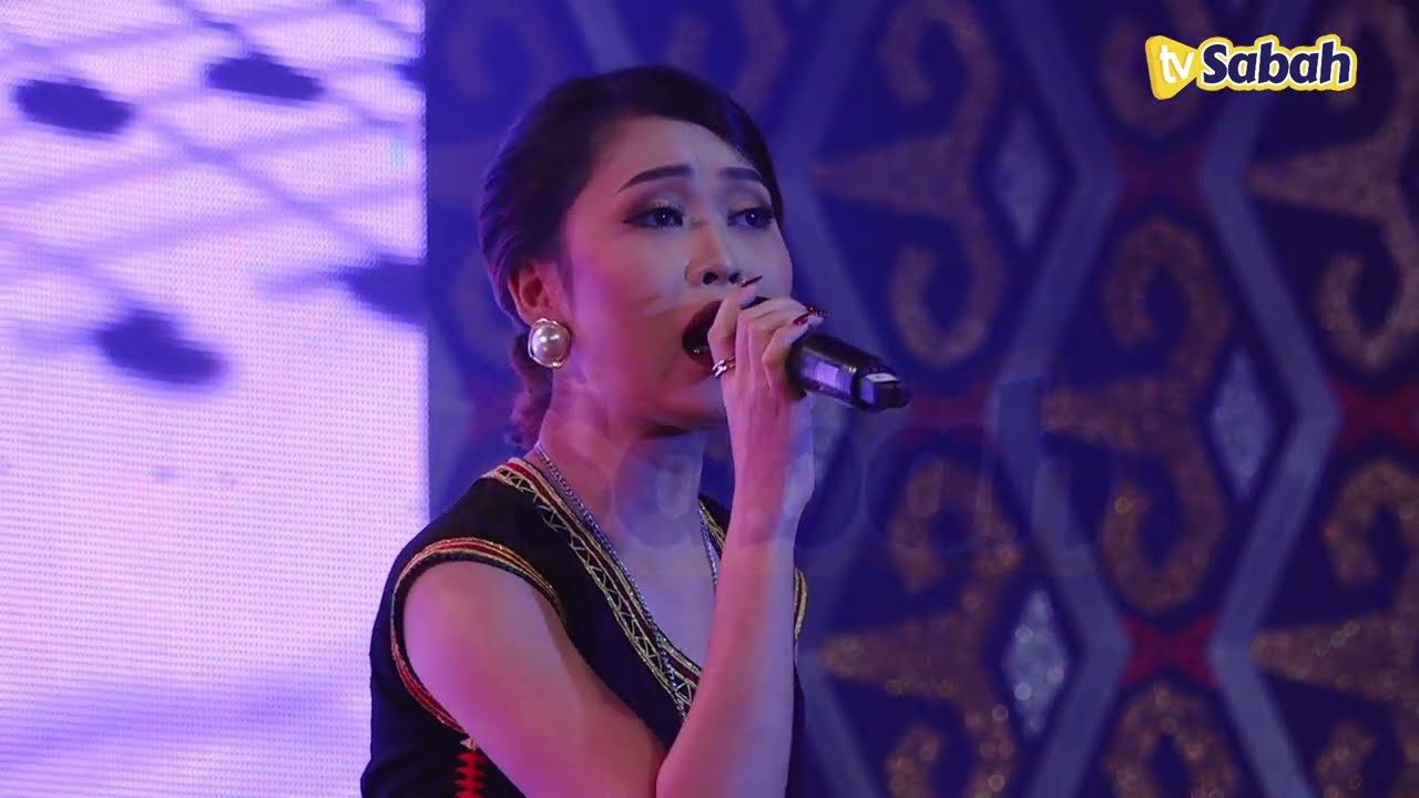Elica Paujin - Momuhobo (Live Unduk Ngadau Kaamatan 2022)