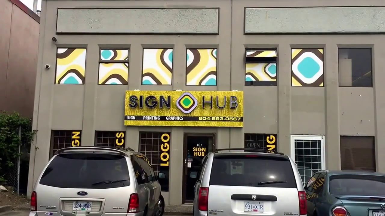 Sign HUB from distance 1