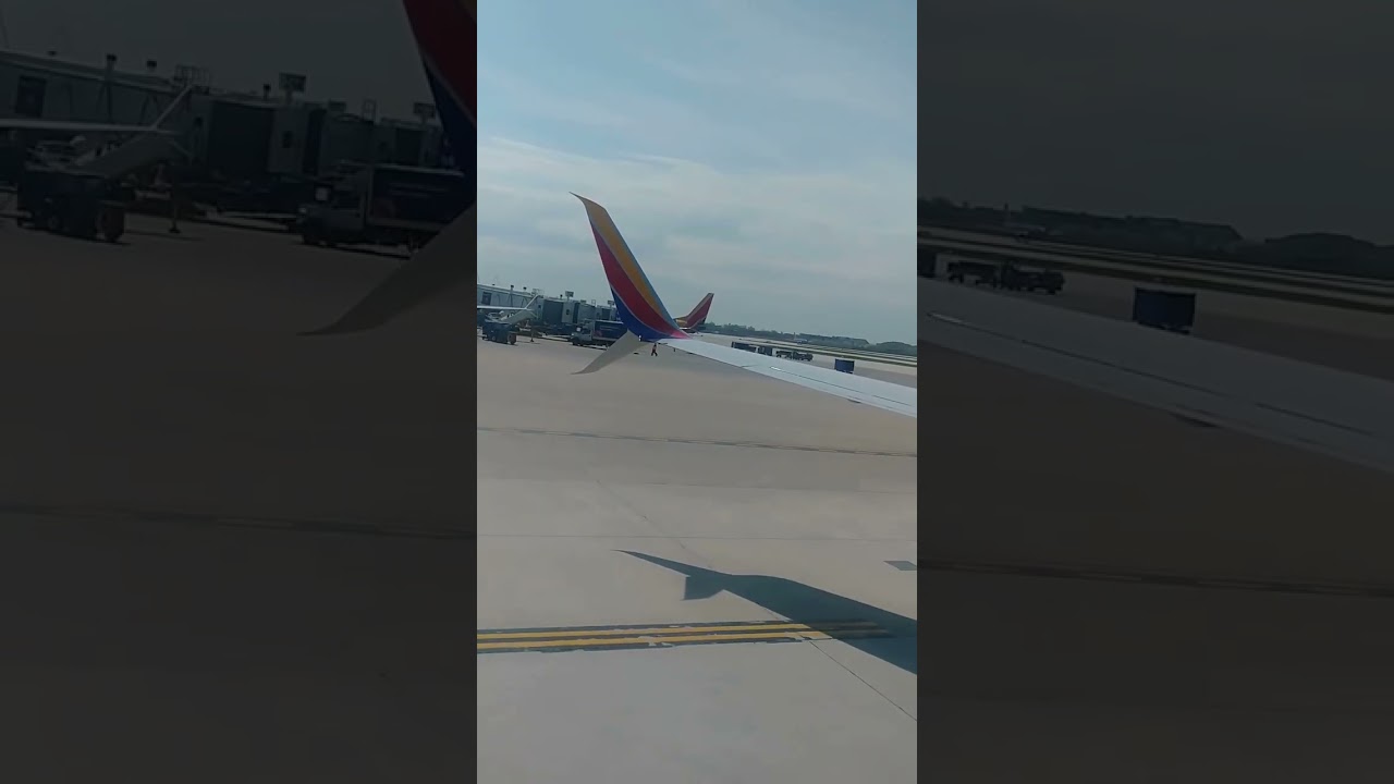 Southwest Airlines Landing at Chicago Midway Airport (MDW) ✈️ | Smooth Landing View