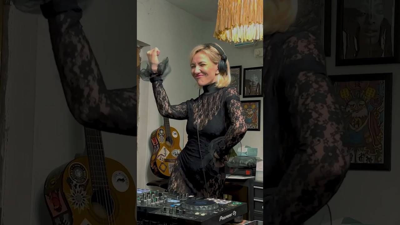 NANA MOM ❌ TECHNOTROOPERS #housemusic #technogroove #electronicbeats #dj #electronicgrooves