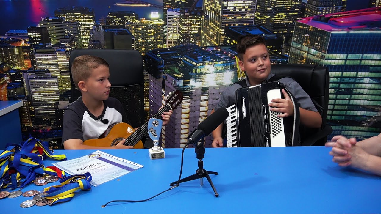 Harmonika, gitara, medalje i diplome NAŠIH ODLIKAŠA, Bakira Nurkanovića i Dine Muratovića!