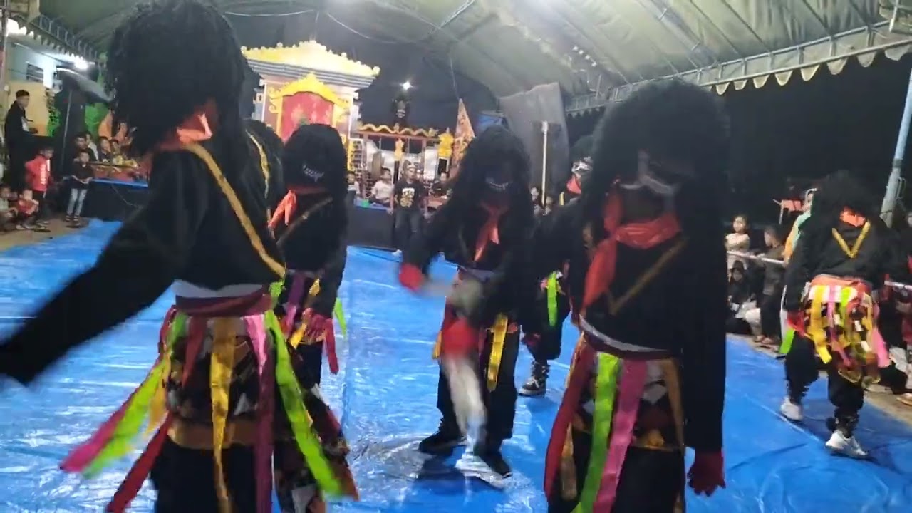 kesurupan masal , Tri tunggal catur Budoyo