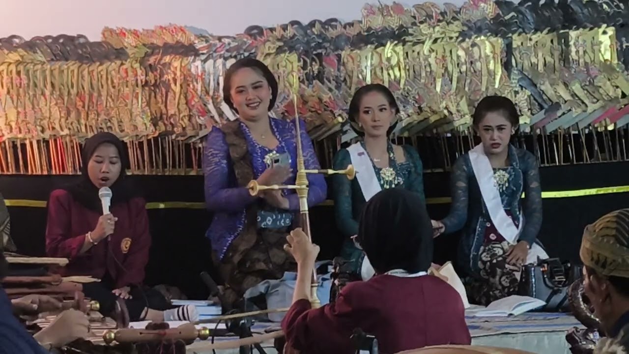 KLENENGAN PARA MAHASIWA KKN