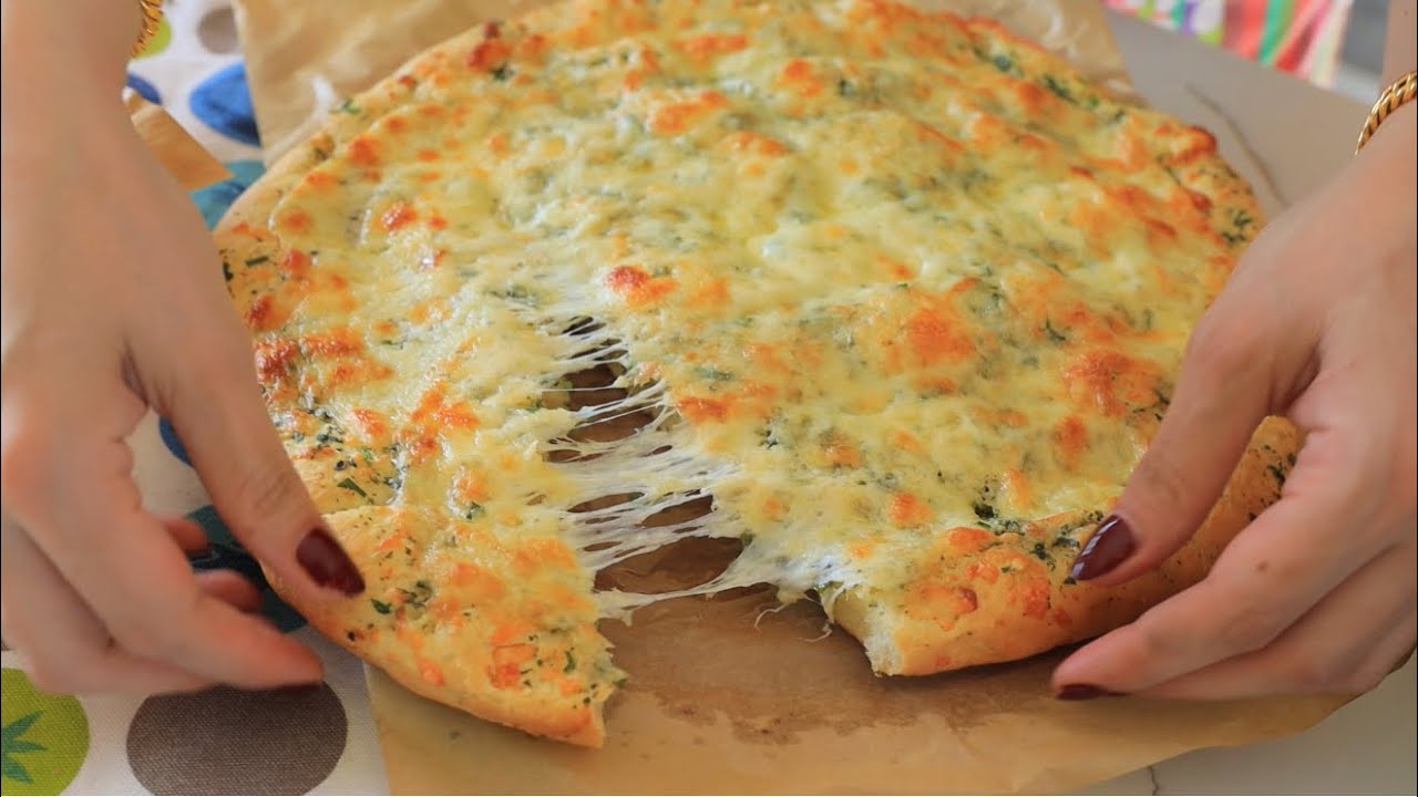 خبز الزبده بالثوم والزعتر 😋العجينة ولا غلطه Garlic and thyme butter bread