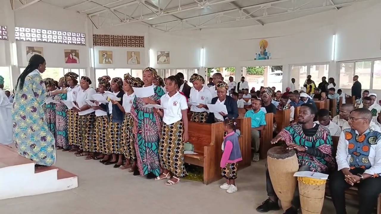 Grupo Coral Jesus e Maria -  Ofertório (Mulipa olima e Maria medianeira divinal).