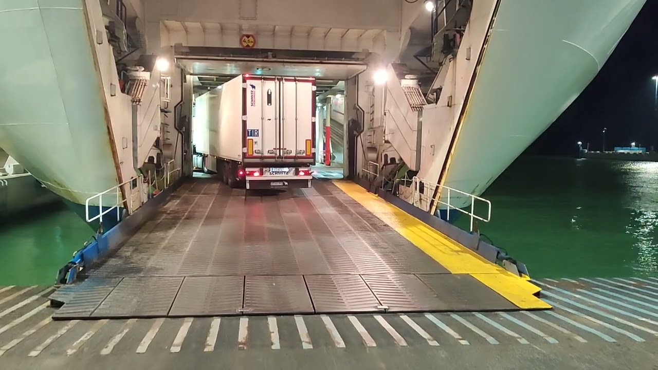 Prom TT Line Robin Hood. Szwecja Trelleborg.