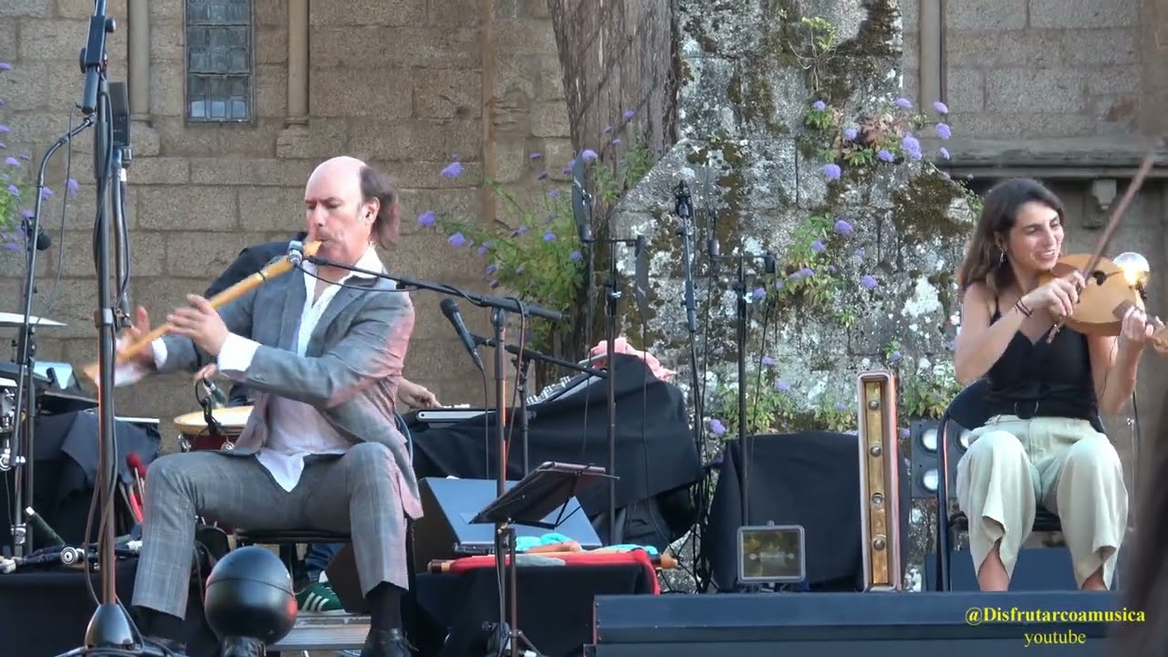 2023. 2 Xullo. Cantigas de Santa María. Carlos Nuñez. Plaza da Colexiata do Sar (Santiago)
