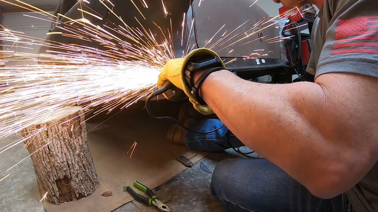 Переделка 4-дверного Chevrolet в 2-дверный с помощью Tri-Five (Catch up Metal work)