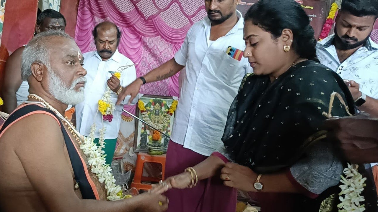 பல்வேறு கவலையுடன் வந்த மகள் புளியரை கருப்பசாமி அளித்த பதில் அருள்வாக்கு