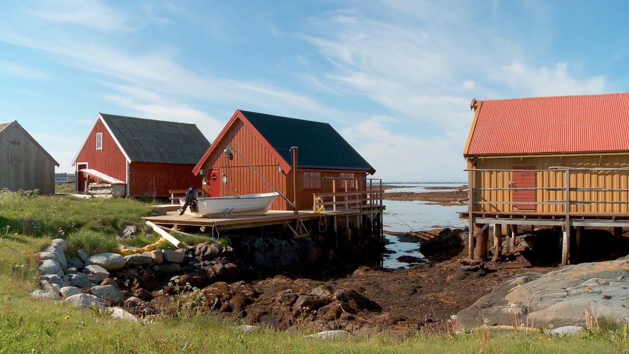 Se værguiden fortelle om idylliske Veiholmen på Smøla - HD