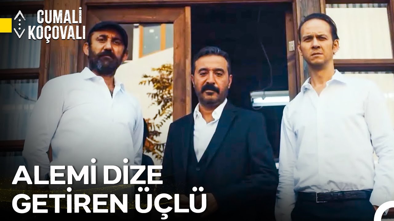 Üç Tane Kafayı Takmış Adama Bakar!