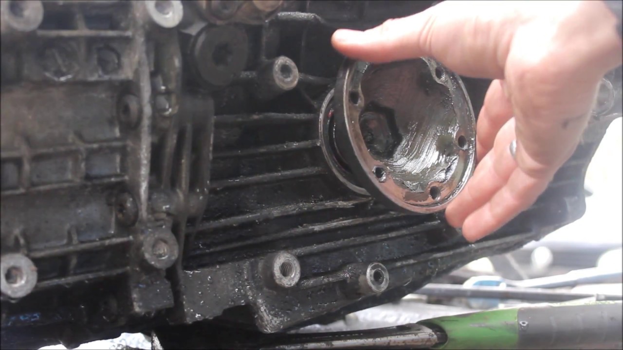 Audi output shaft seal and stub axle flange replacement
