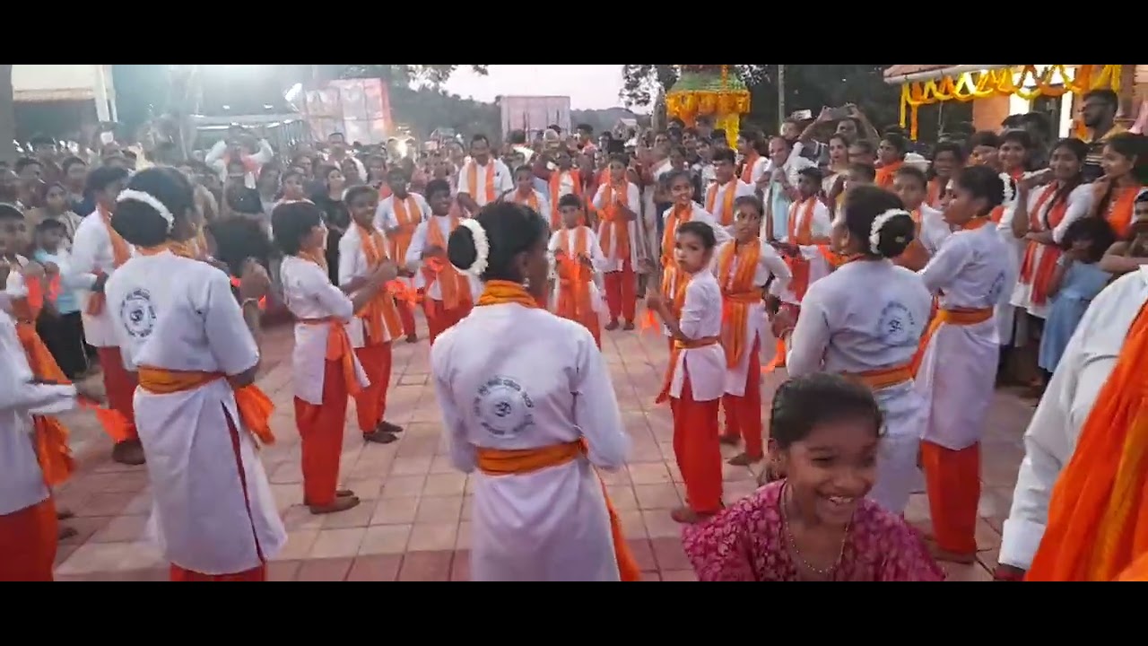 ಶ್ರೀ ದುರ್ಗಾ ಶಕ್ತಿ ಕುಣಿತ ಭಜನಾ ತಂಡ ಪರಂಬಳ ಕಯ್ಯರ್ @  ಶ್ರೀ ವೀರನಾರಾಯಣ ದೇವಸ್ಥಾನ ಕುಲಶೇಖರ ಮಂಗಳೂರು