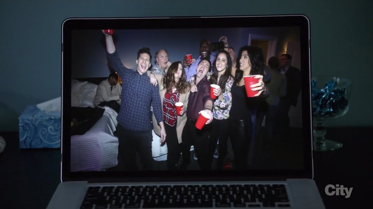Brooklyn 99 || Shut Up and Dance