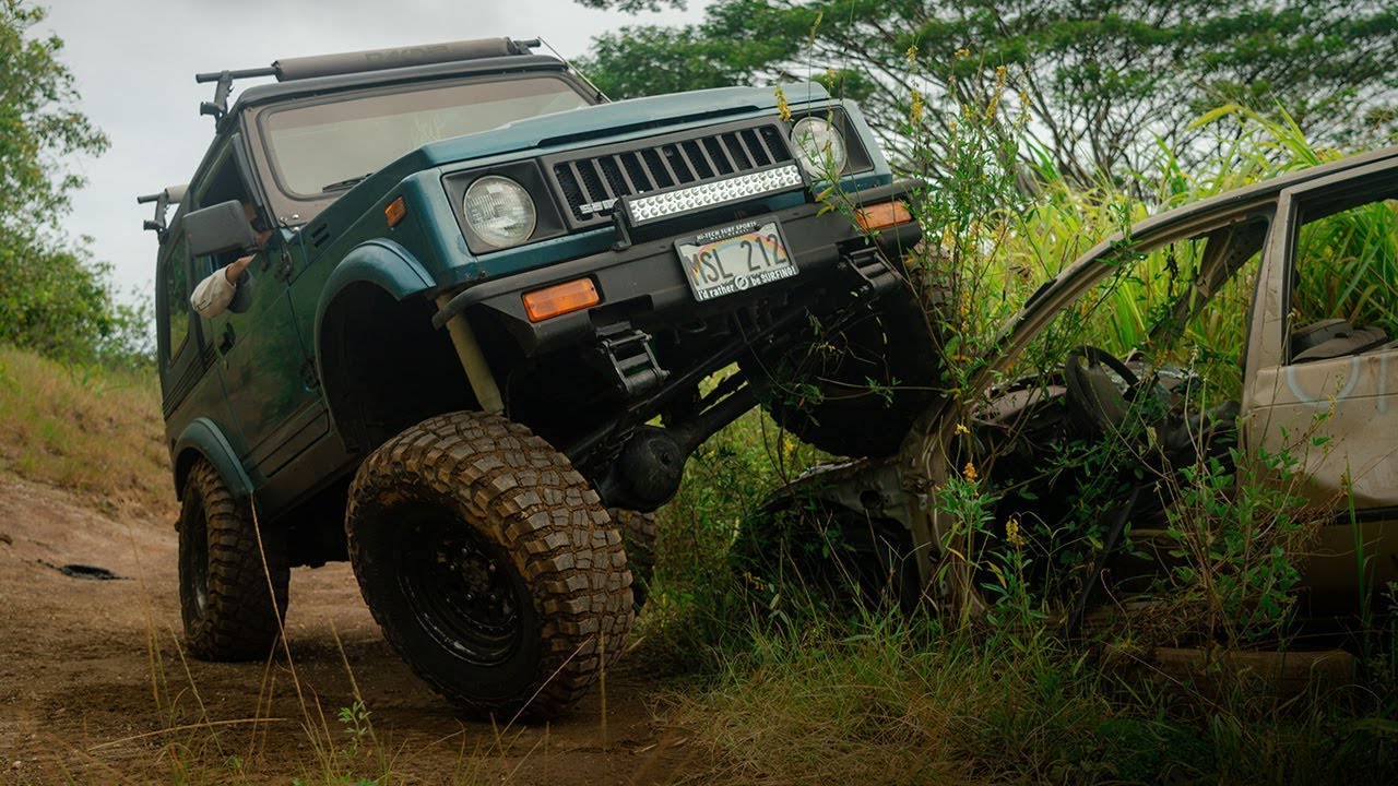 Suzuki Samurais Off-Road in Maui, Hawaii