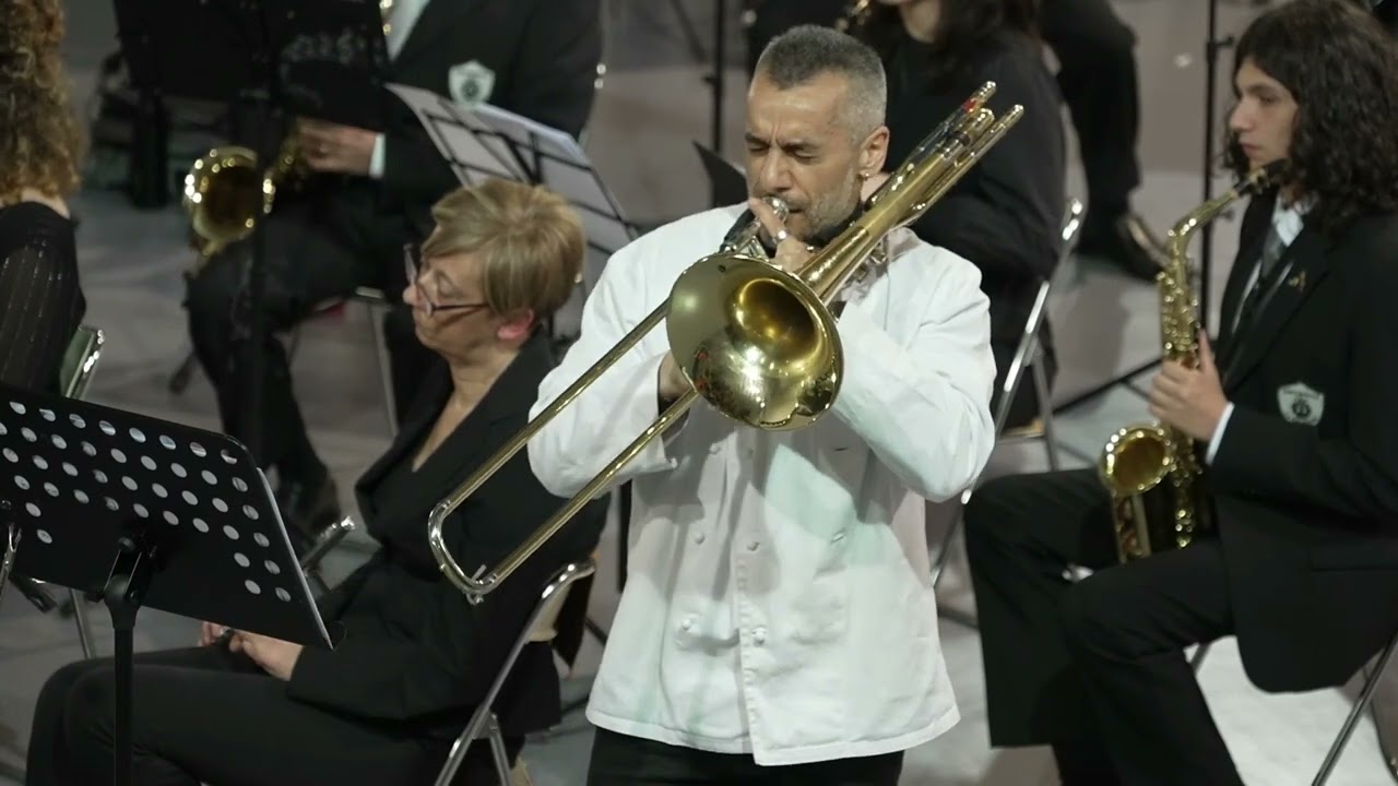 G..Rossini- LARGO AL FACTOTUM - Dal Barbiere di Siviglia - trombone solista Gianluca Gagliardi
