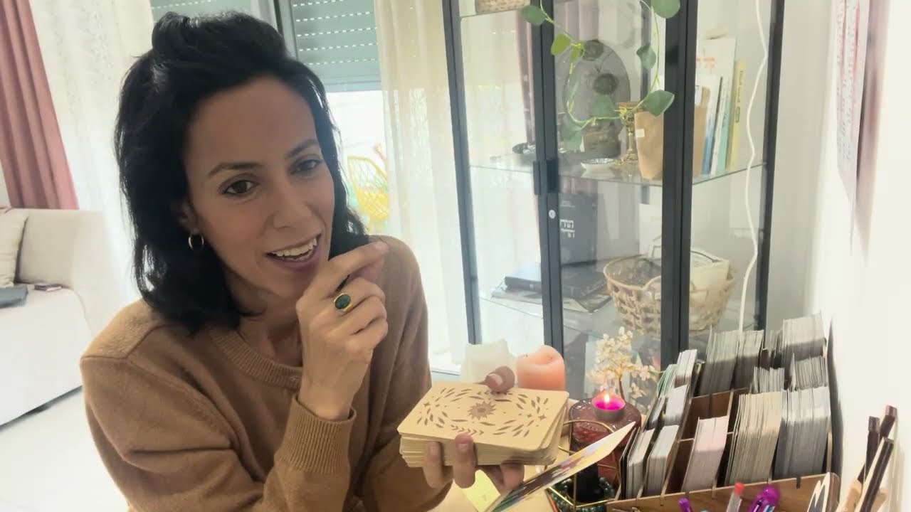 כשעץ בגן מלבלב זה לא כואב להתאהב 🕊️ המעשים שלך דברו יותר ממילים 💜 מסר מהאהוב שלך