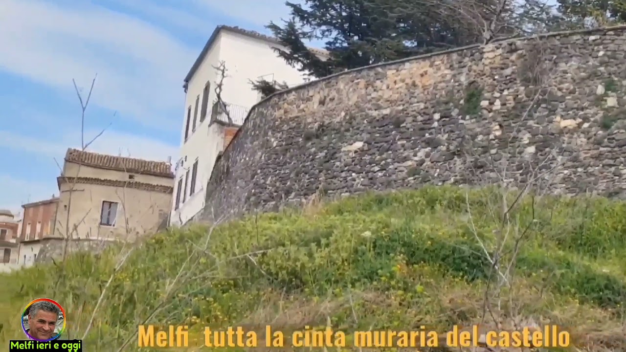 Melfi tutta la cinta muraria del castello