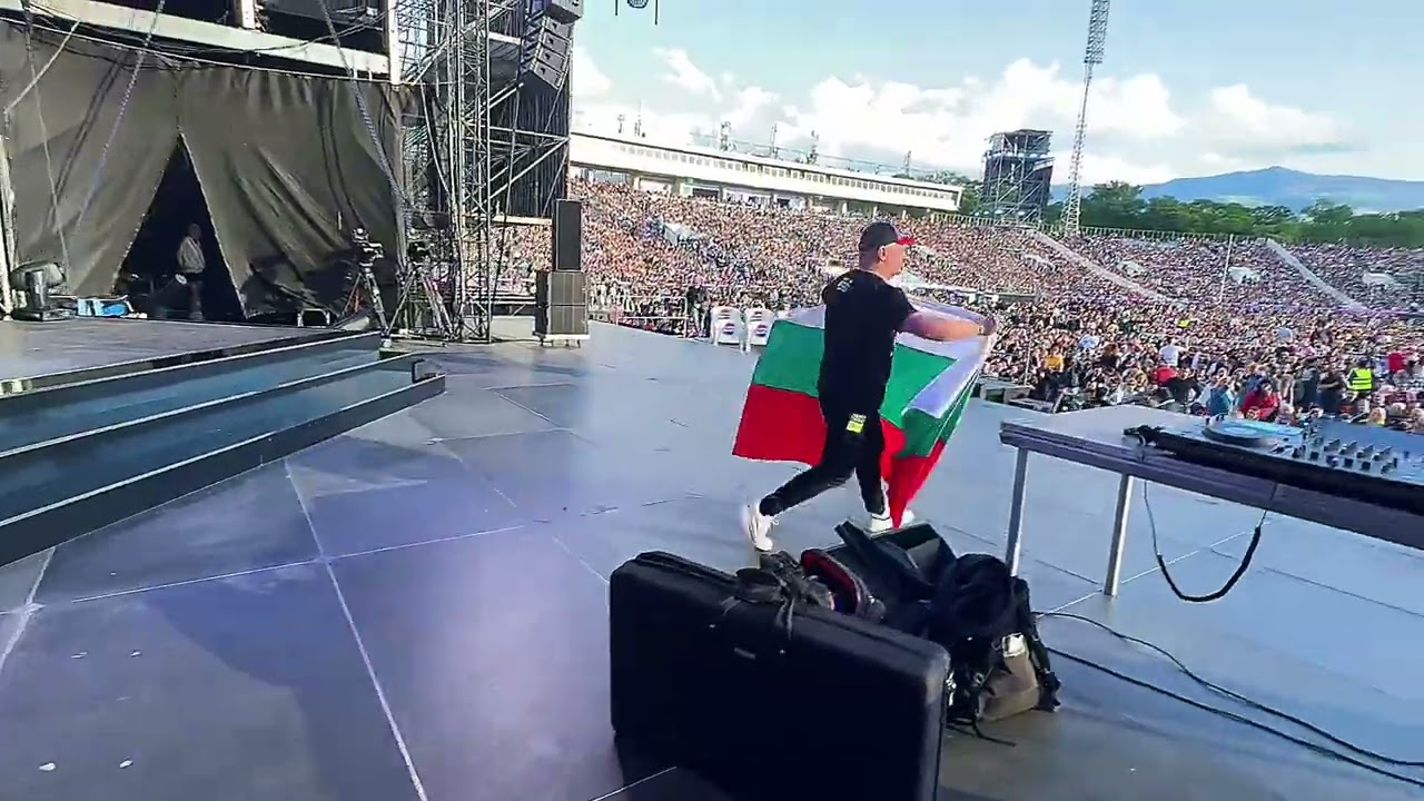 БЪЛГАРКА пред 40 000 🇧🇬(КАПКИТЕ на стадиона)