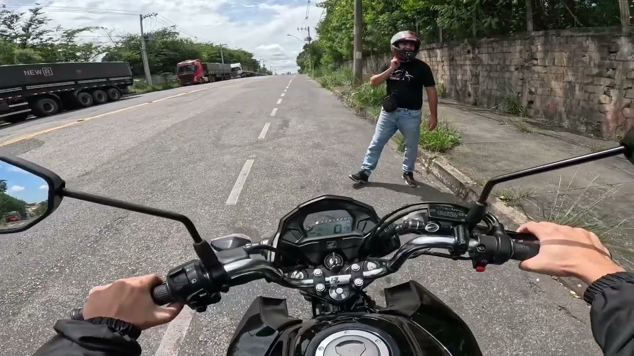 Como sair com a moto na subida pela primeira vez na LADEIRA