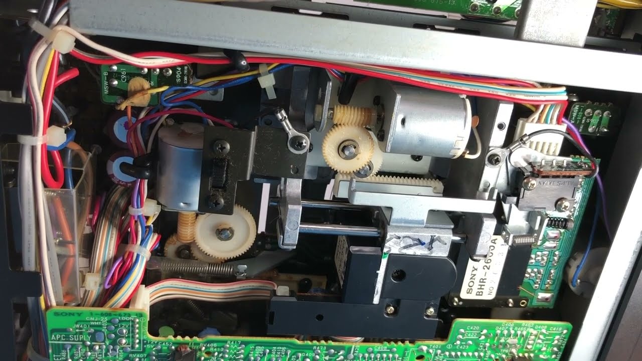 Ремонт застрявшего лотка CD-плеера Sony CDP-101