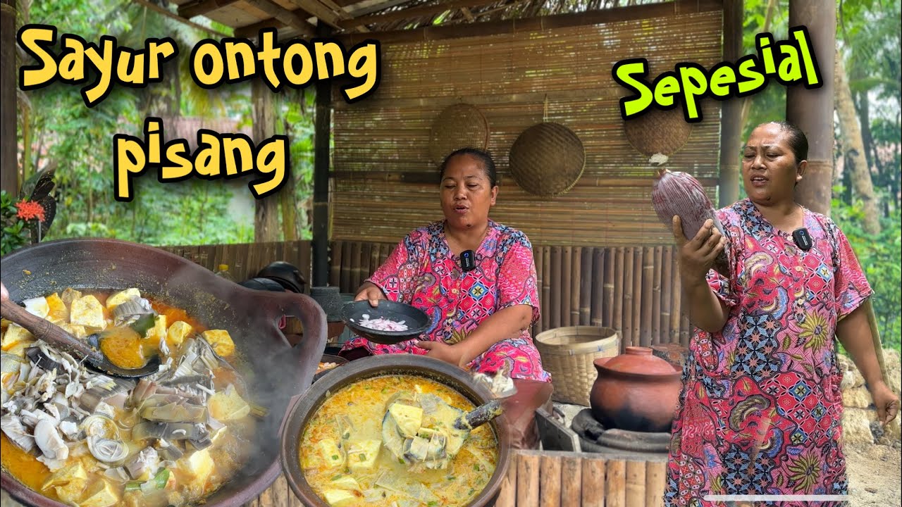 MASAK BUNGA PISANG DI BELAKANG DAPUR KRATON