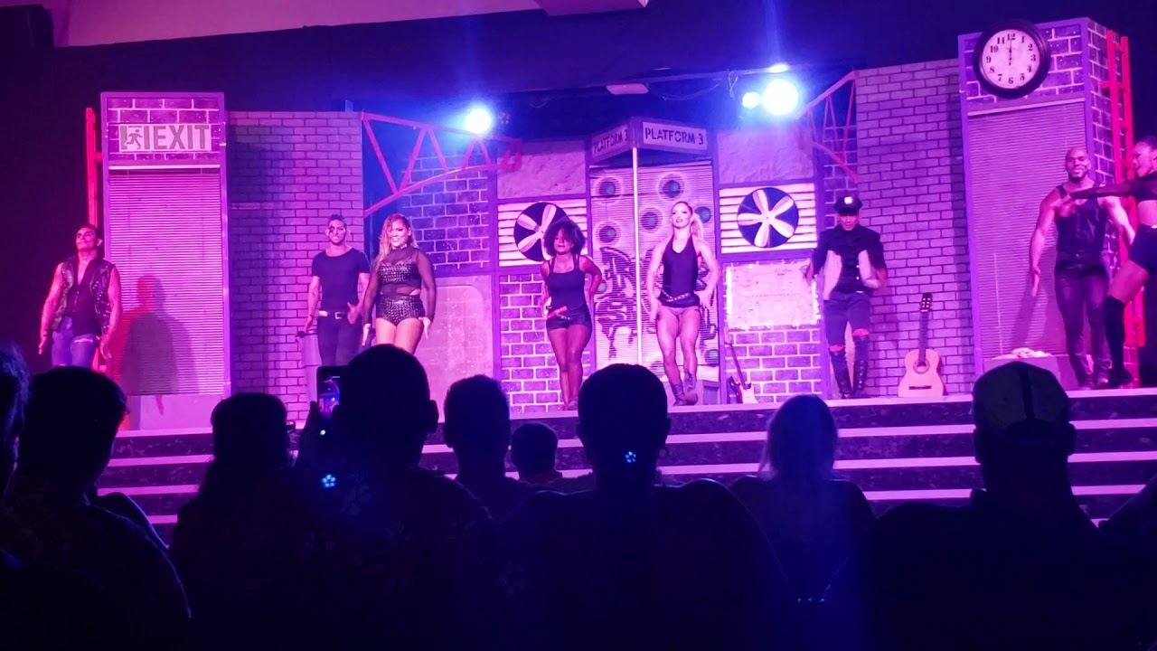 RIU Playa Blanca.  Rock station show