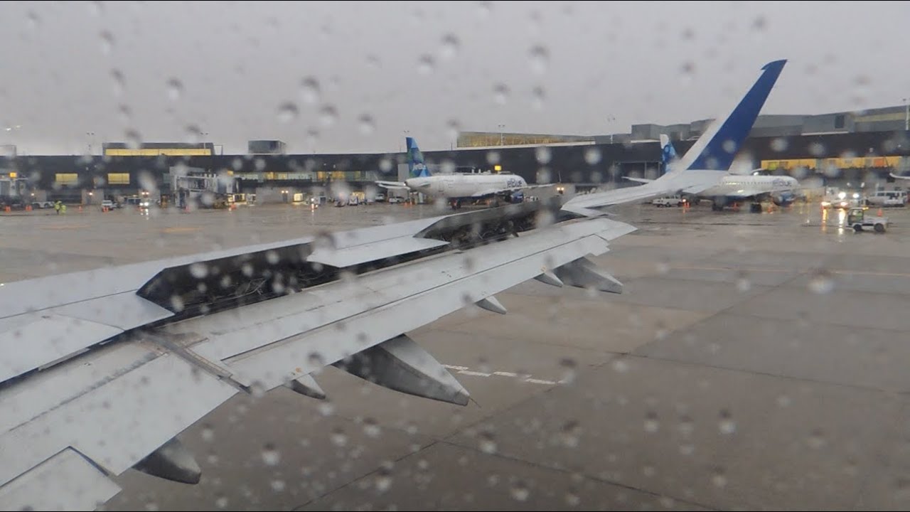 JetBlue Airbus A321-231 [N943JT] pushback, start up, and takeoff from JFK