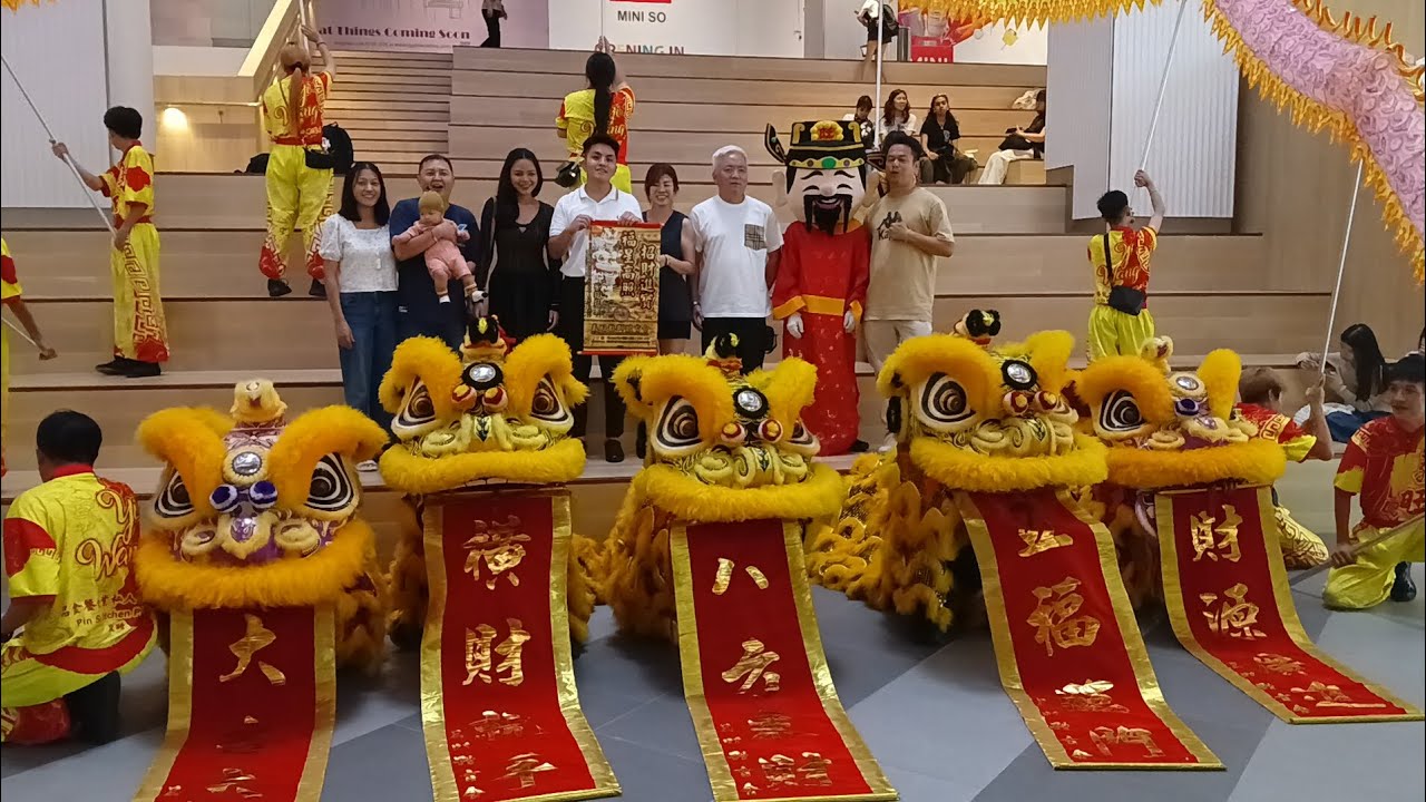 新加坡義旺龍獅體育會 Yi Wang Lion and dragon dance performance at Food Avenue Grand Opening