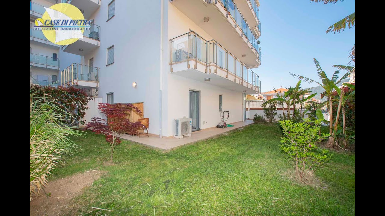 Loano, Rif. LNO 445 - Loano 100 metri mare, nuovo trilocale con doppi servizi, terrazza e giardino.