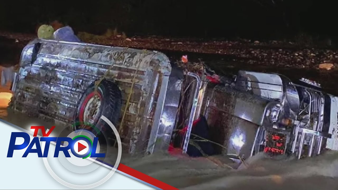 8 patay matapos tangayin ng baha ang sinasakyang jeep | TV Patrol