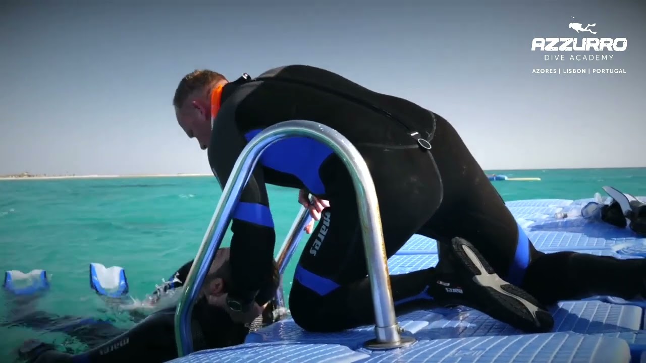 Removing an Unconscious Diver from the Water (Stairs/Ladder)