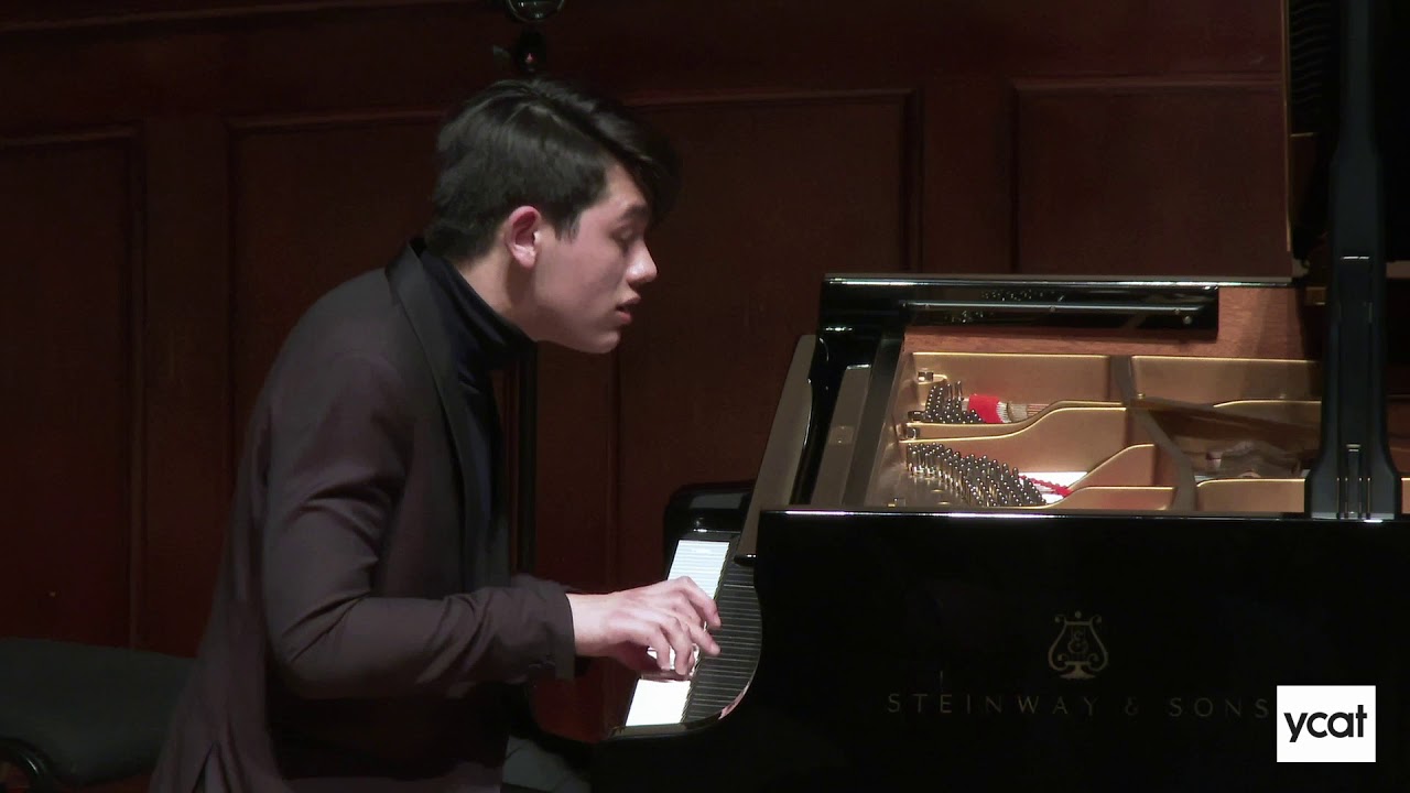 George Harliono - Stravinsky Trois mouvements de Pétrouchka