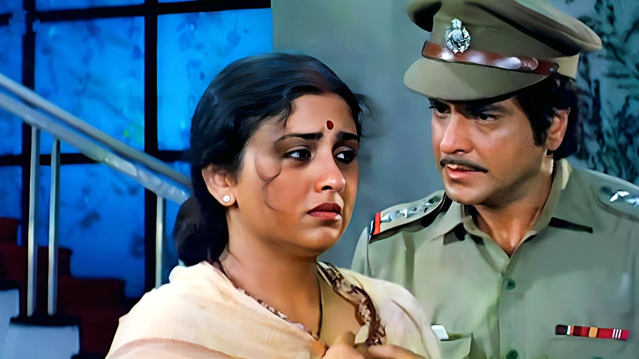 पुलिस बेटा और पती के बीच फहनसी बेबस लाचार माँ आखिर किसे चुनेगी | Jeetendra Double Role Scene
