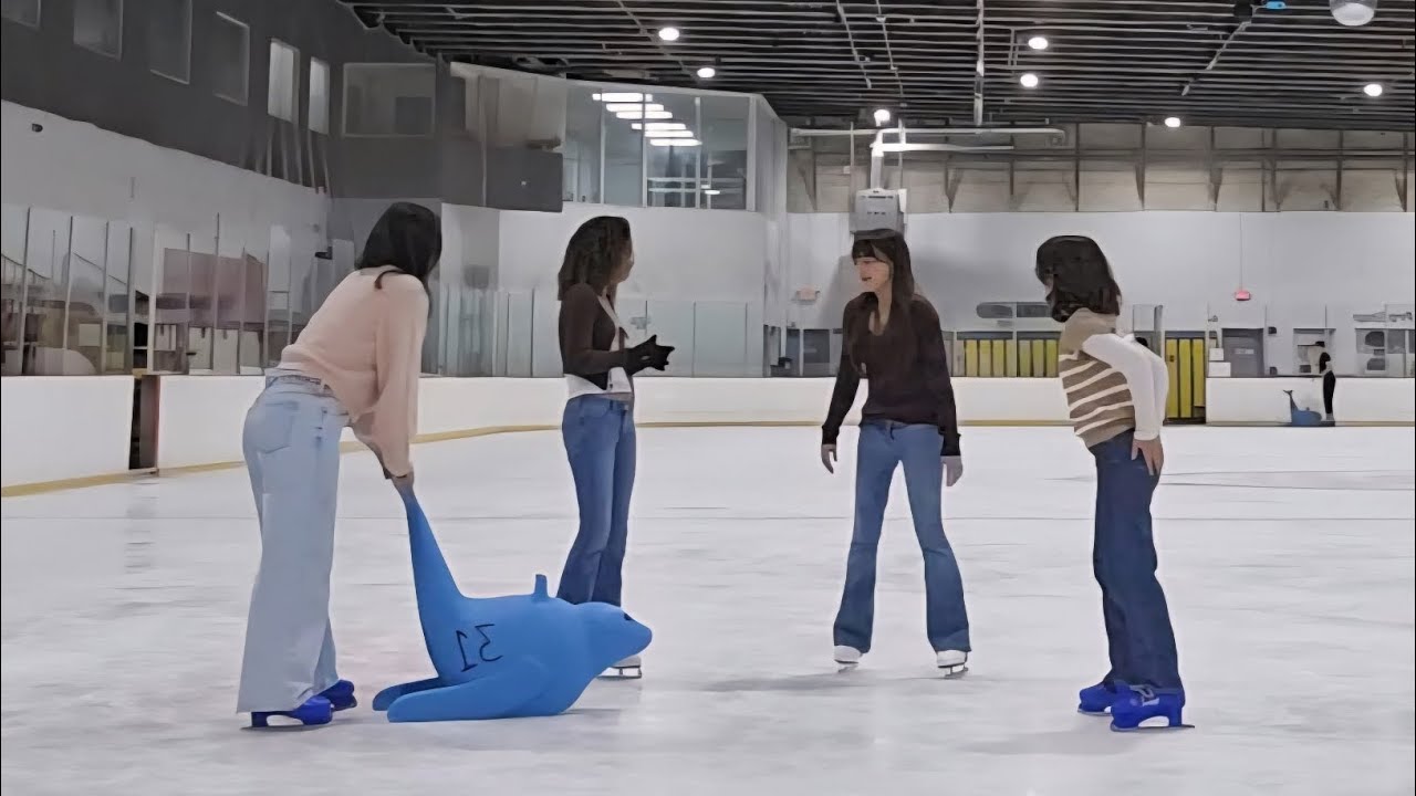 ice skating adventure with friends! - senior year vlogs week 27